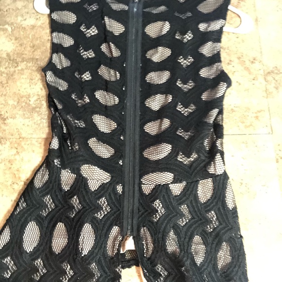 Bcbg péplum top - Picture 4 of 4